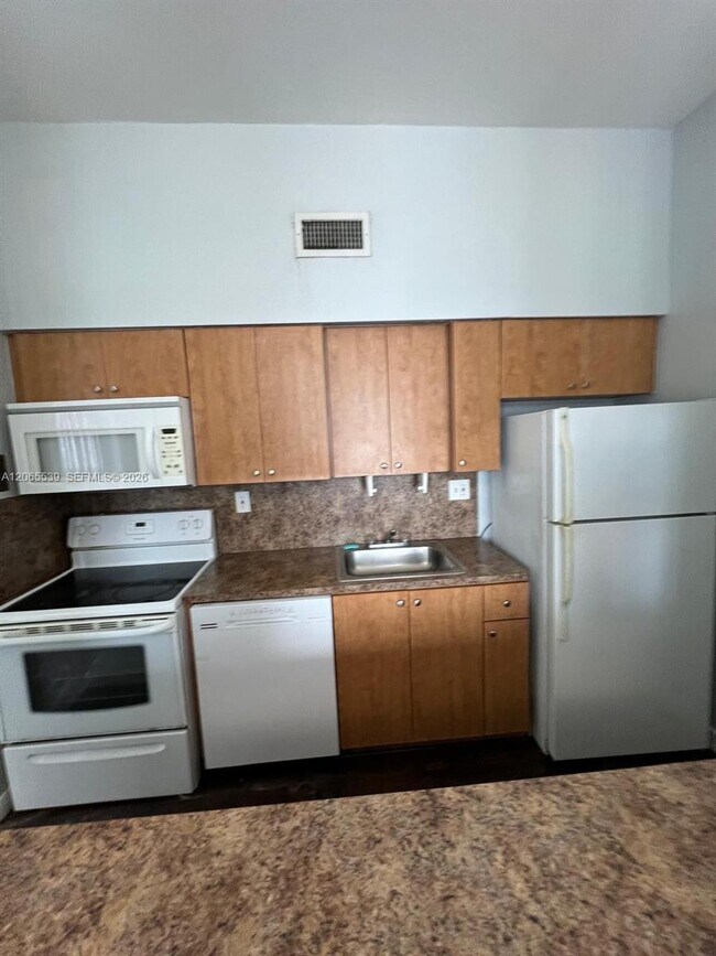 Foto del edificio - 7400 W 20th Ave
