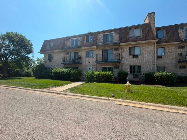 Foto del edificio - 281 Shorewood Dr