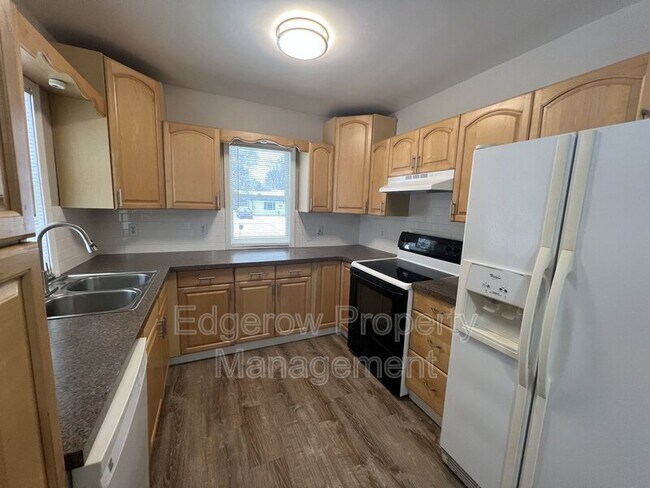 Building Photo - 59 Wavell St SE