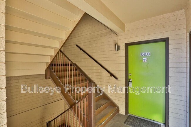 Building Photo - 353 E Thomas Rd