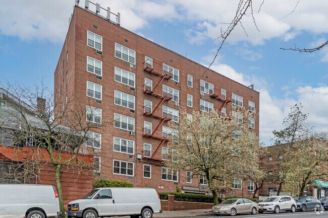 Foto del edificio - 5730 Mosholu Ave