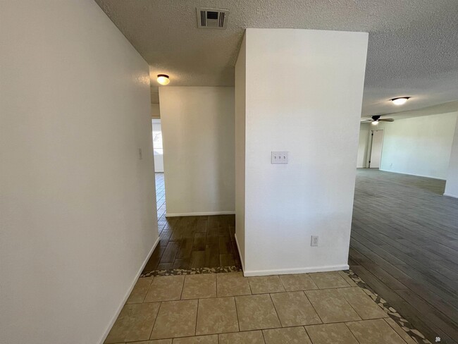 Foto del edificio - 11348 E 24th Ln