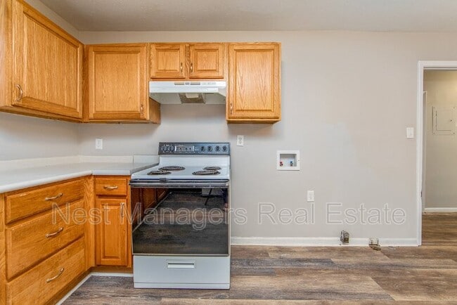Building Photo - 904 Chesterfield Dr
