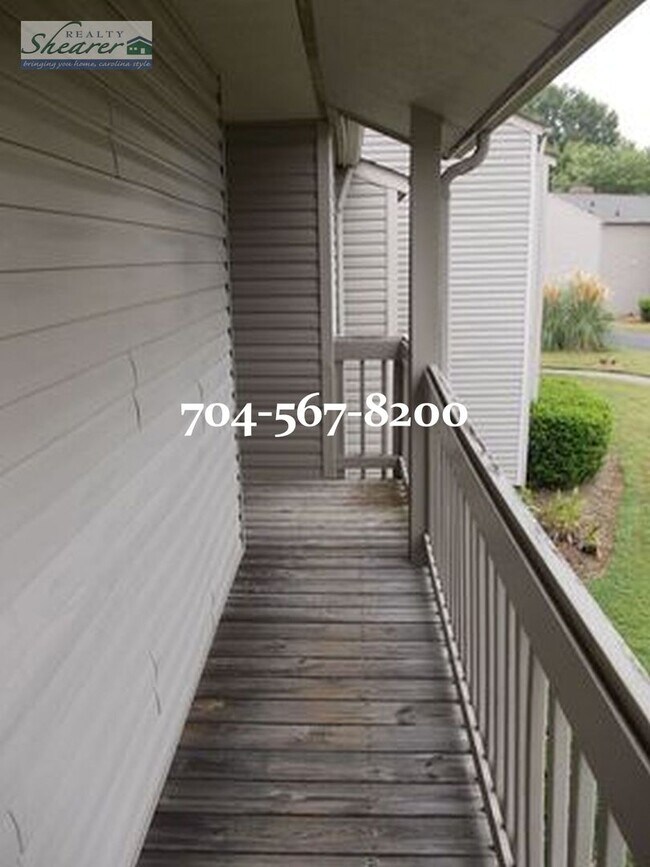 Building Photo - 1 Bedroom, 1 Bath, 2nd story Condo near Ba...