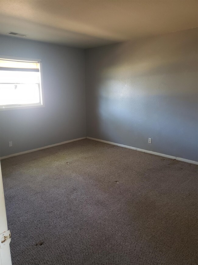 Foto del edificio - 1417 N Franklin Dr