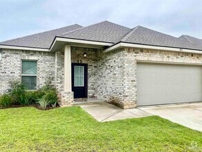 Building Photo - 831 Avellanas Dr