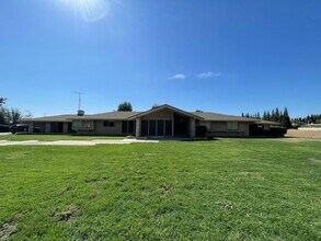 Building Photo - 624 N Stearns Rd