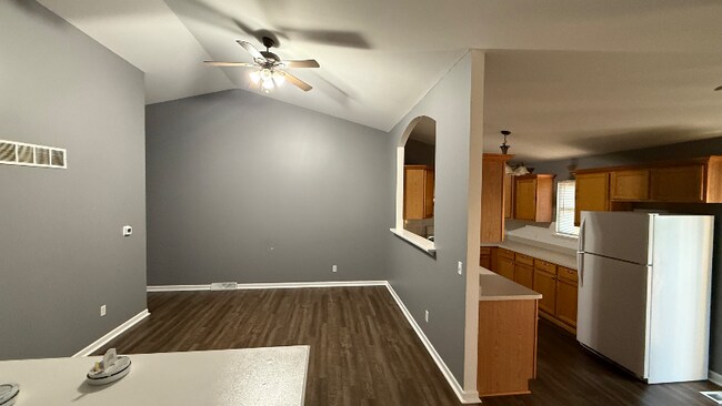 Foto del edificio - 1275 Penny Ln