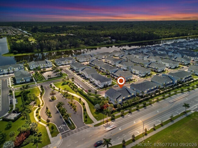 Foto del edificio - 4178 Longwood Lake Sq
