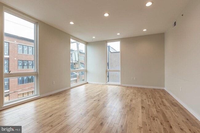 Building Photo - 1317 Frankford Ave