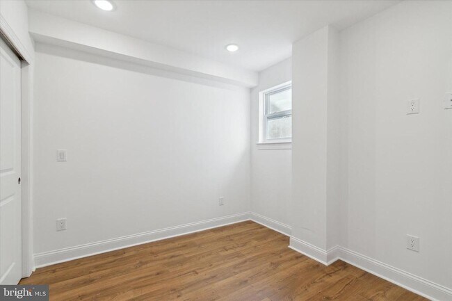 Foto del edificio - 673 N Preston St