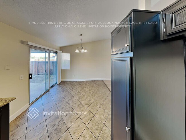 Foto del edificio - 27722 Vía Real