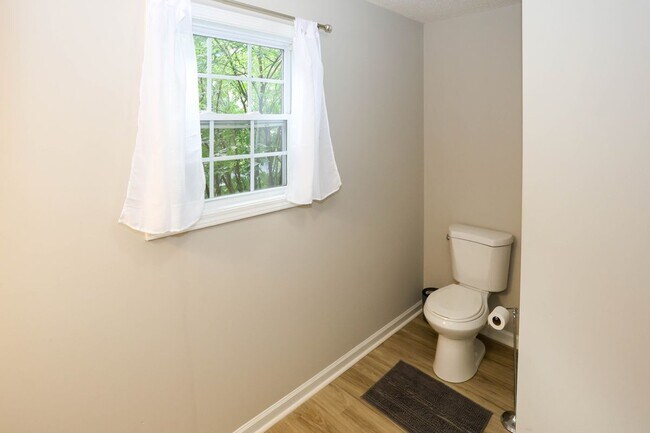 Foto del edificio - 7116 Blairs View Dr