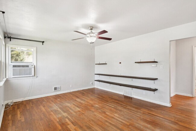Building Photo - Updated 3 Bed 2 Bath Home for Rent
