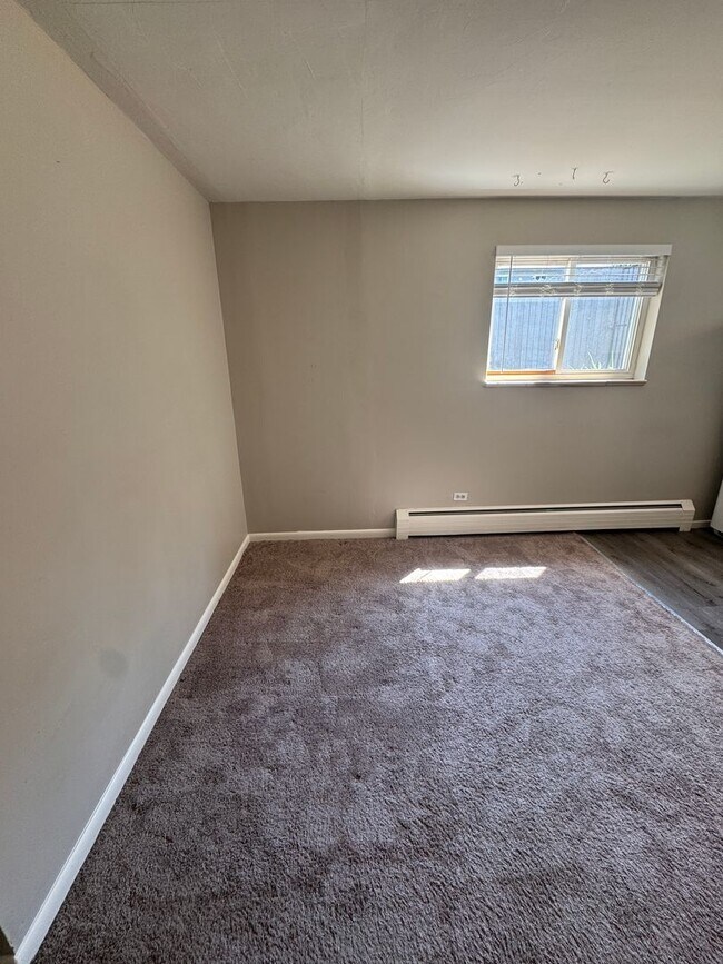 Foto del edificio - Updated 3-bedroom 1 bathroom in Littleton!