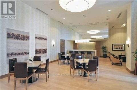 Photo du bâtiment - 100 Harrison Garden Blvd