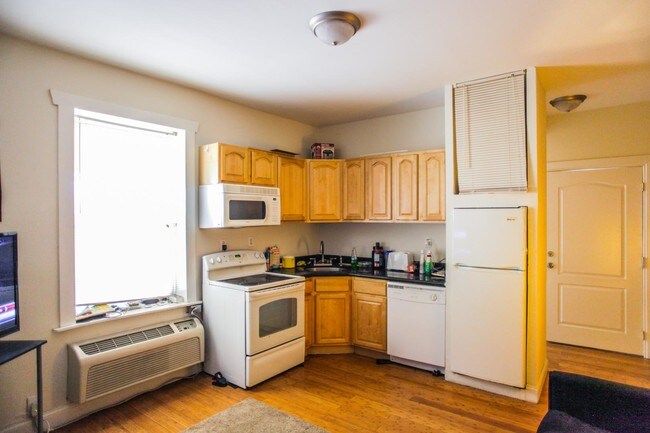 Building Photo - 126 S 45th St