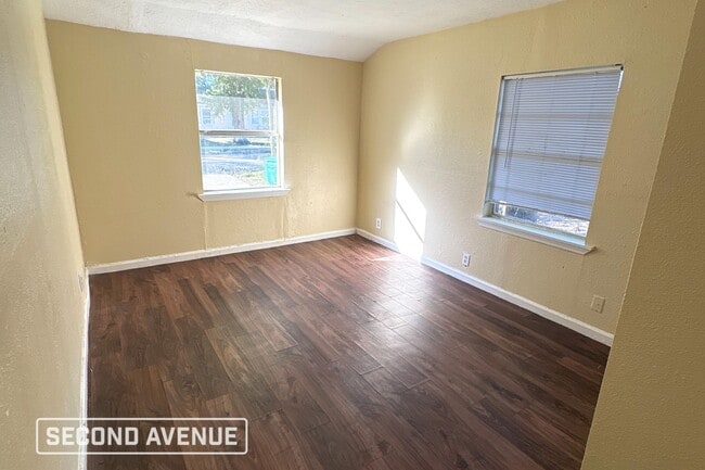 Building Photo - 3109 Bond St