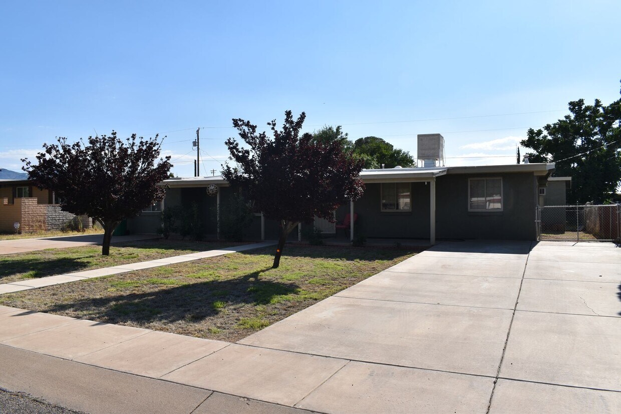 Primary Photo - 307 Dragoon St