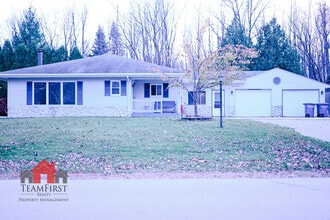 Building Photo - 1119 Riverside Dr