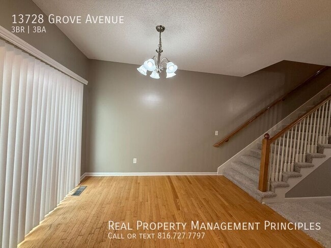 Foto del edificio - 13728 Grove Ave