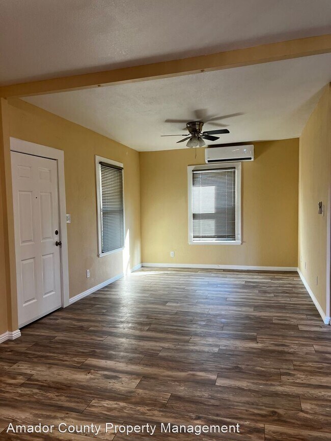 Foto del edificio - 2 br, 1 bath House - 6128 Pleasant Valley Rd