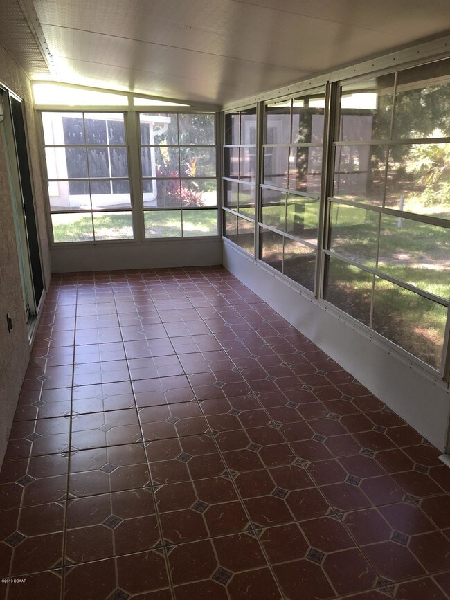 Building Photo - 45 Golf Villa Dr