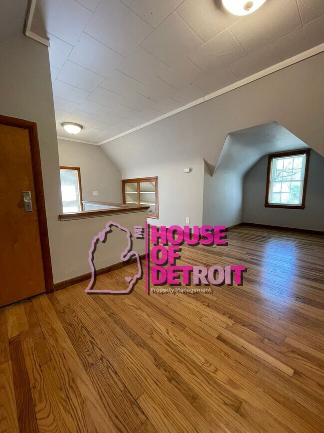 Building Photo - 3 BEDROOM | 1 BATH | FREE PRE SCREEN