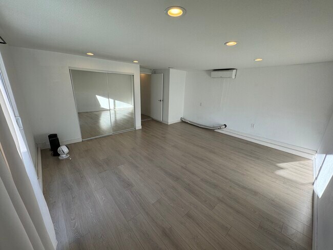 Foto del edificio - 2210 S Glenarbor St