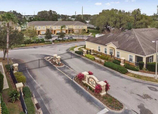 Building Photo - 4093 Shade Tree Ln