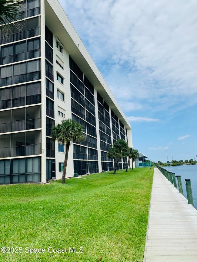 Building Photo - 300 S Sykes Creek Pkwy