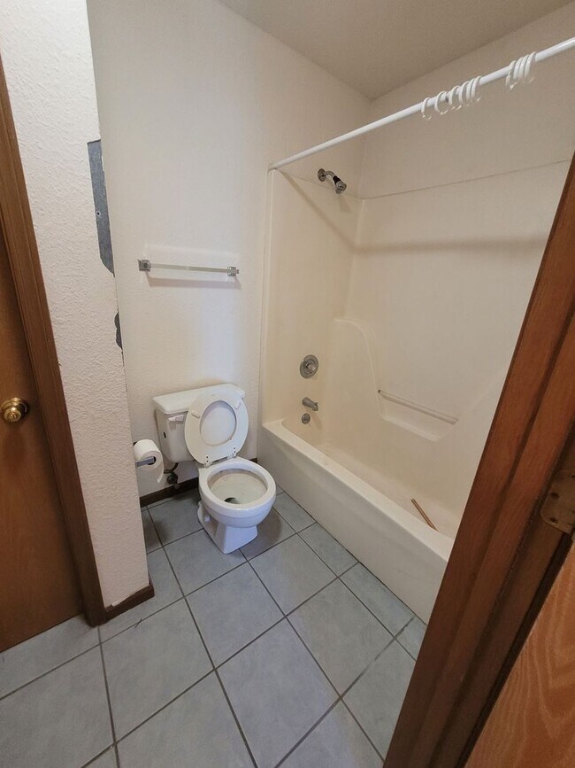 Foto del edificio - 2304-2306 Monmouth Ct