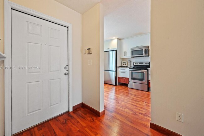 Foto del edificio - 20807 NW 3rd Ct