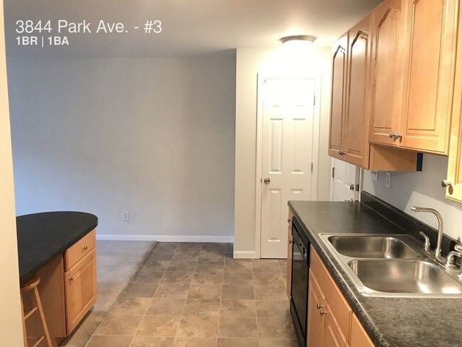 Building Photo - 3844 Park Ave