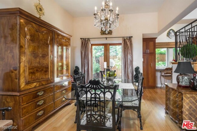 Building Photo - 3 br, 2.5 bath Condo - 1917 Washington Ave