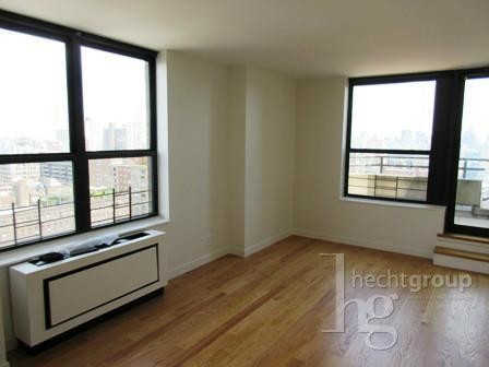 Building Photo - 247 W 87th St