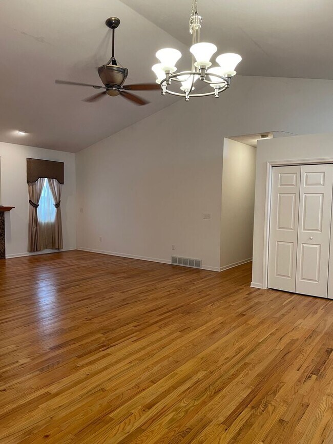 Foto del edificio - 8686 Lavender Ln