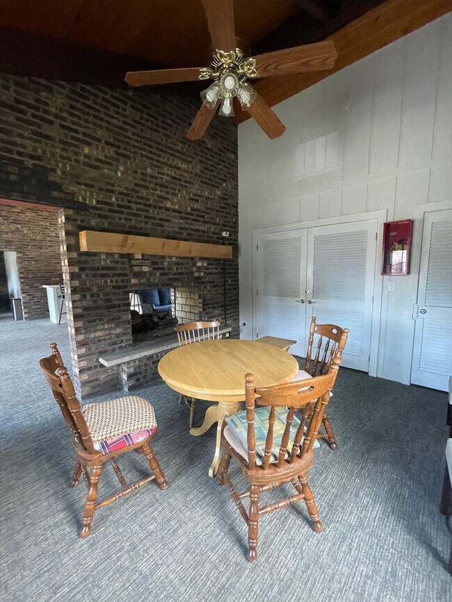 Foto del edificio - Beautifully Updated 1-Bedroom Condo!