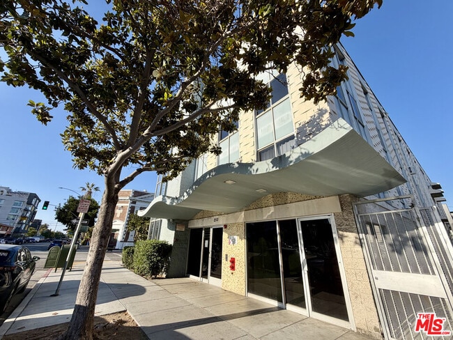 Foto del edificio - 250 Linden Ave