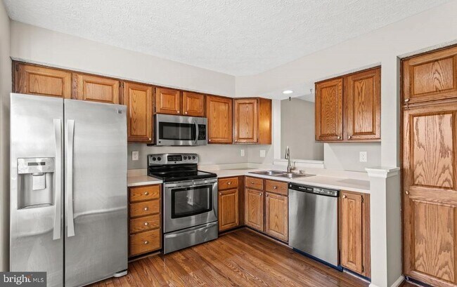 Building Photo - 6359 New Haven Ct