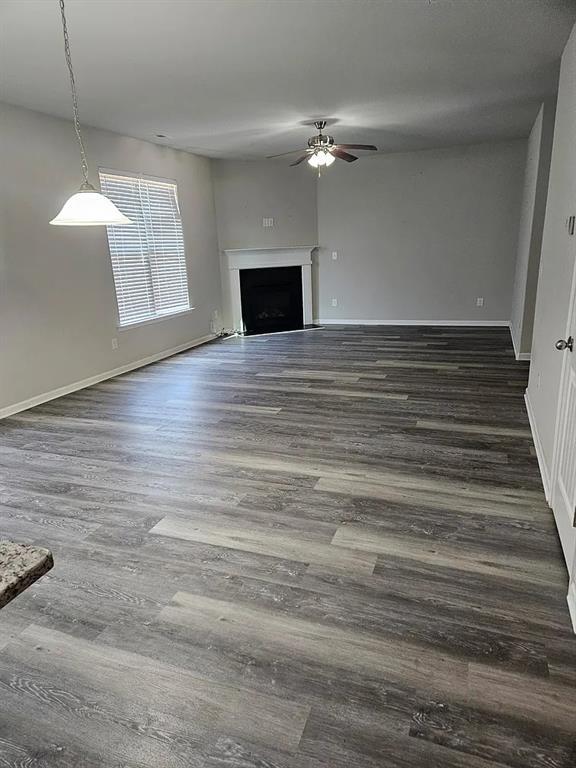 Foto del edificio - 7373 Ledgestone Ln