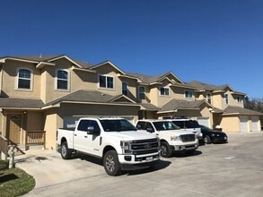 Building Photo - 6411 Melanzane Ave