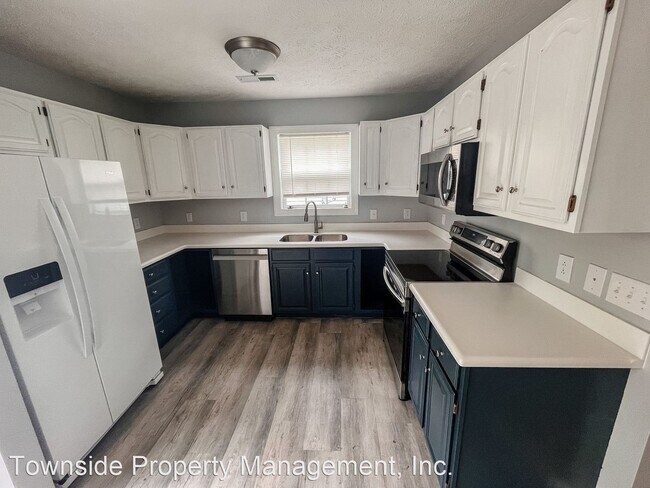Building Photo - 3 br, 2.5 bath House - 295 Silver Leaf Dr.