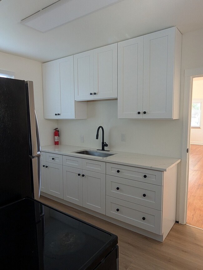Foto del edificio - Newly renovated 3 bed/1bath in the heart of Denver