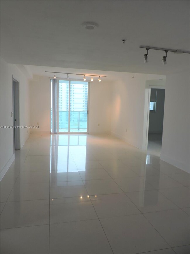 Building Photo - 1250 S Miami Ave