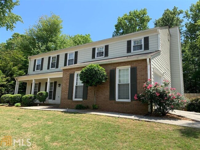 Foto del edificio - 4536 Woodlawn Lake Dr