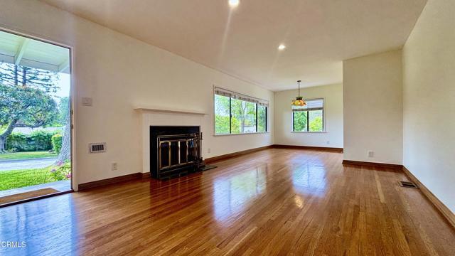 Foto del edificio - 4585 Belita Ln
