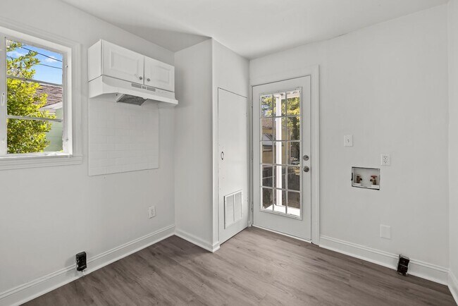 Foto del edificio - 2 Bedroom 1 Bath For Rent-7840 8th Ave S, Birmingham, AL 35206