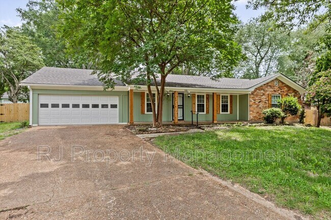 Foto del edificio - 5773 Redbud Cove