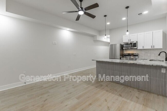 Building Photo - 1124 Garfield St